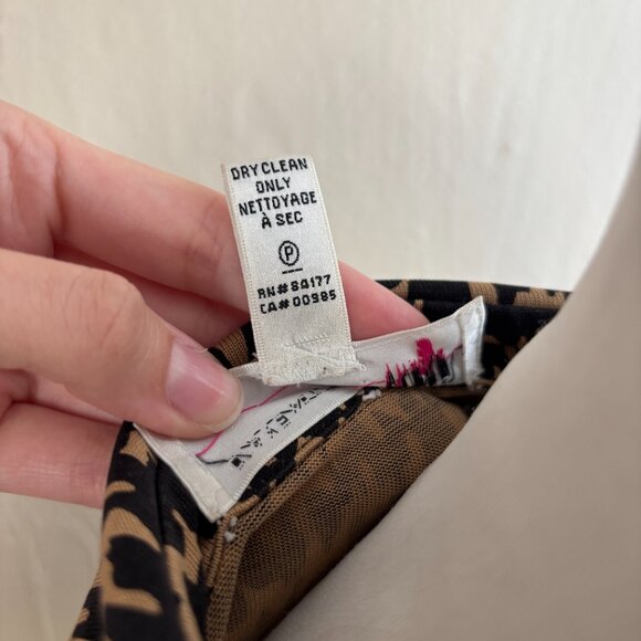 DVF Diane Von Furstenberg Vintage Silk Printed Flattering Collared Wrap Top - Picture 12 of 13